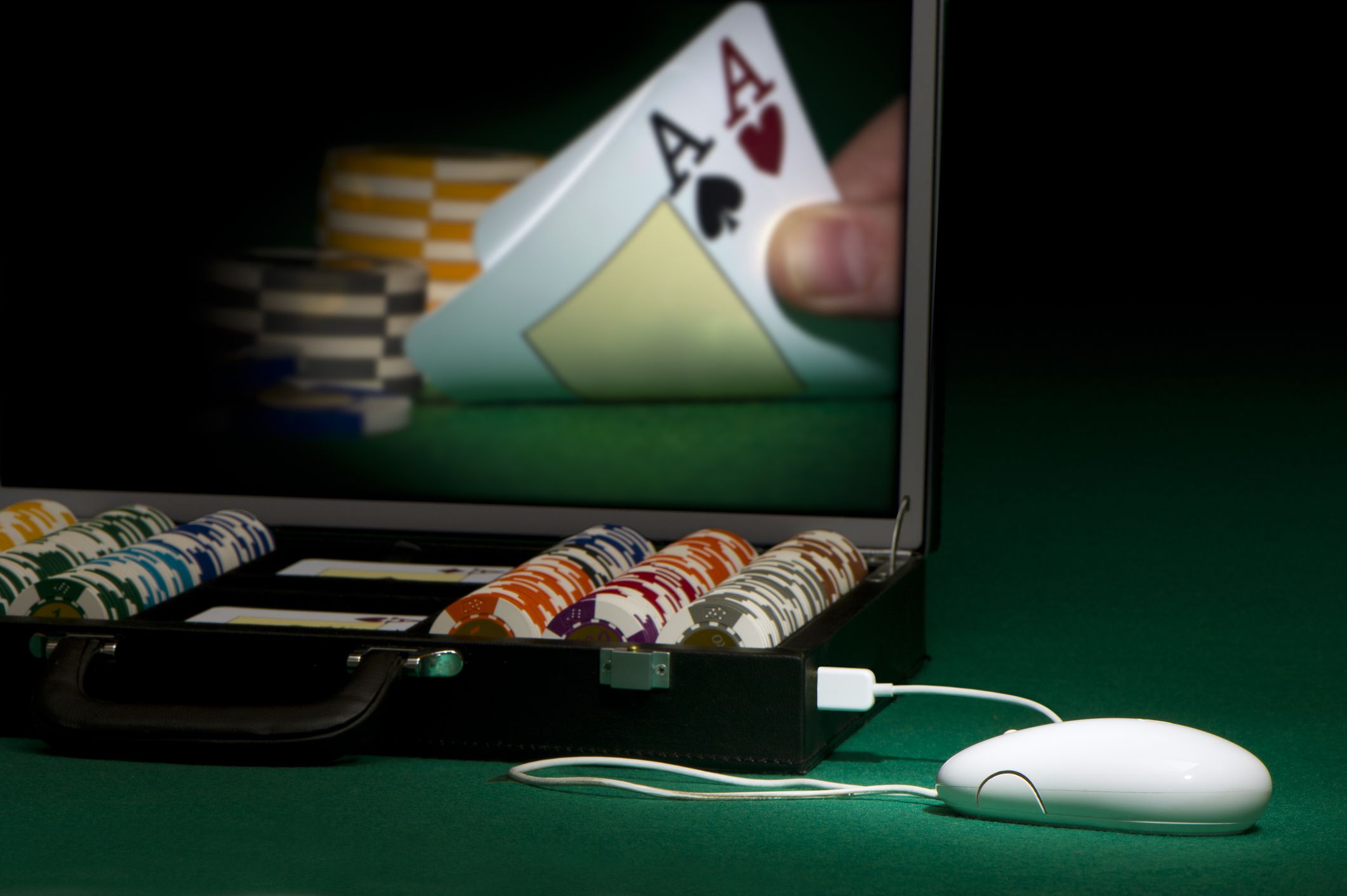 How to Play Casino Games in Complete Comfort